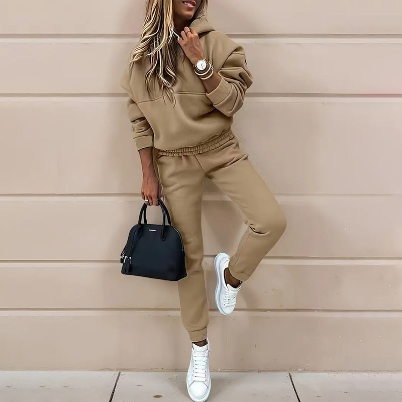 Women’s 2-Piece Tracksuit – Cozy Hoodie & Slim Jogger Set for Fall/Winter